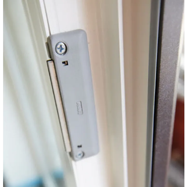 Пример использования магнитной балконной защёлки пример использования защёлки|