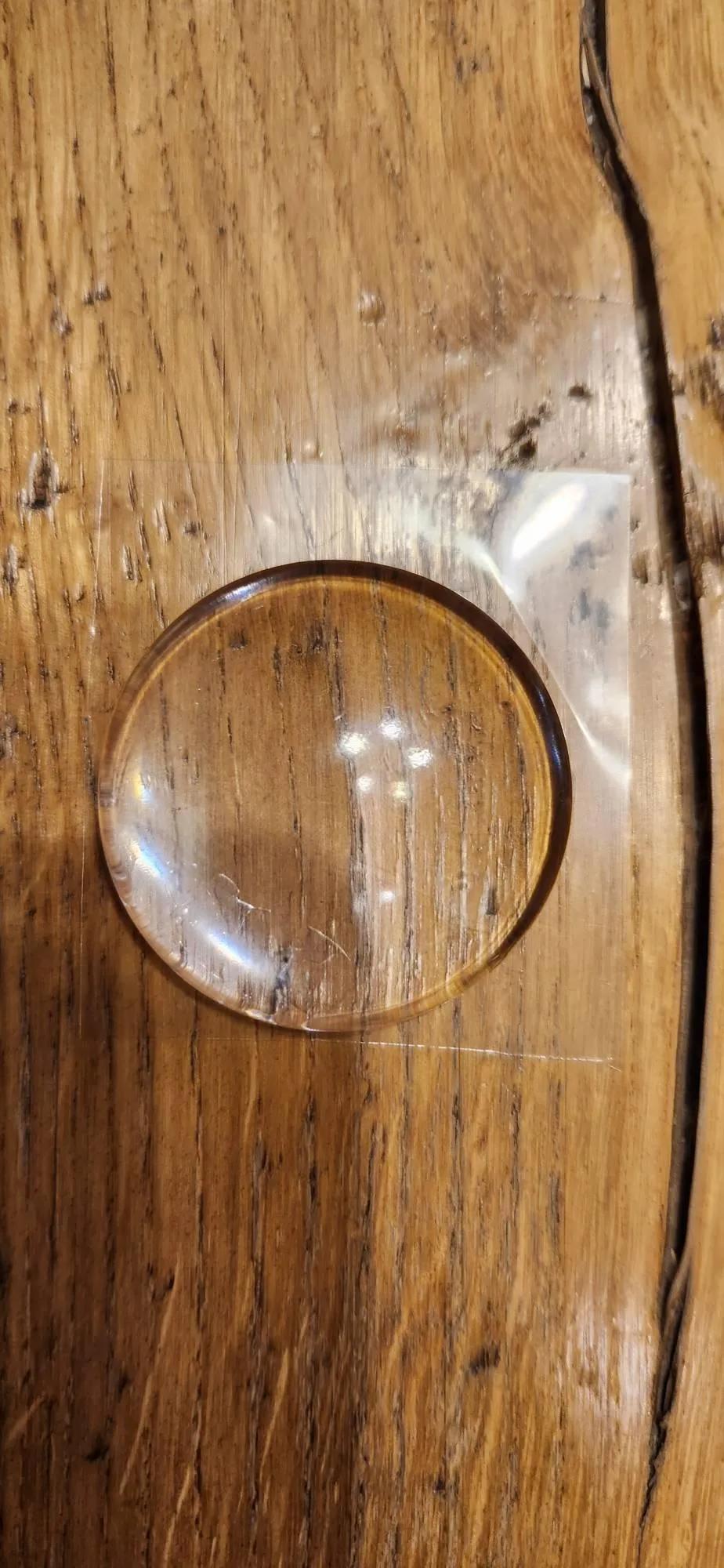 настенный силиконовый отбойник в действии отбойник на стене —