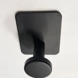 Крючок самоклеющийся 3-1 черный