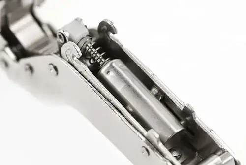 Петля GTV SILENTO PRO с доводчиком накладная c эксцентриковой регулировкой без еврошурупа с 3D регулировкой CLIPON