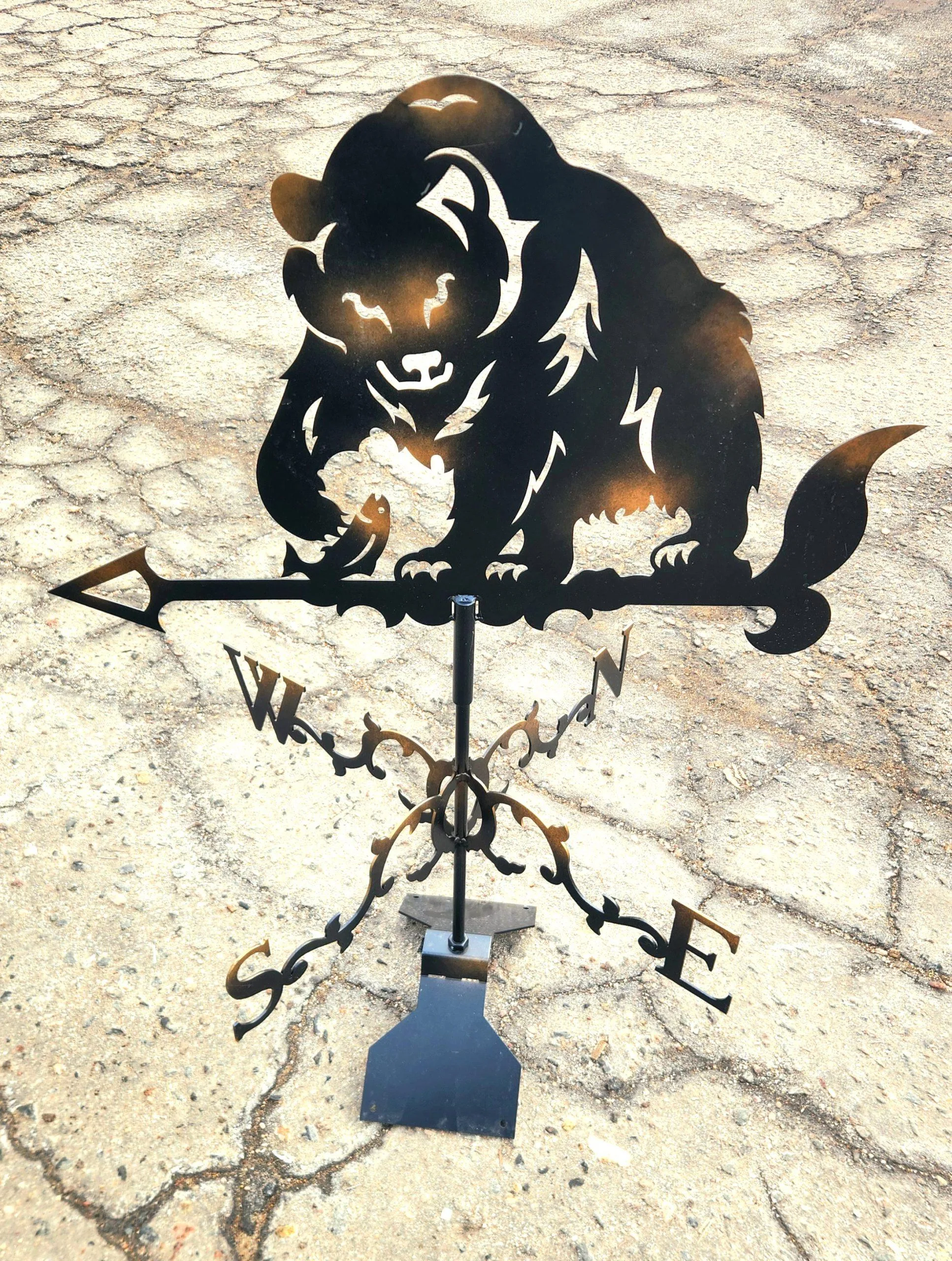 Общий вид флюгера «Аисты семья» в солнечную погоду общий вид флюгера в солнечную погоду|