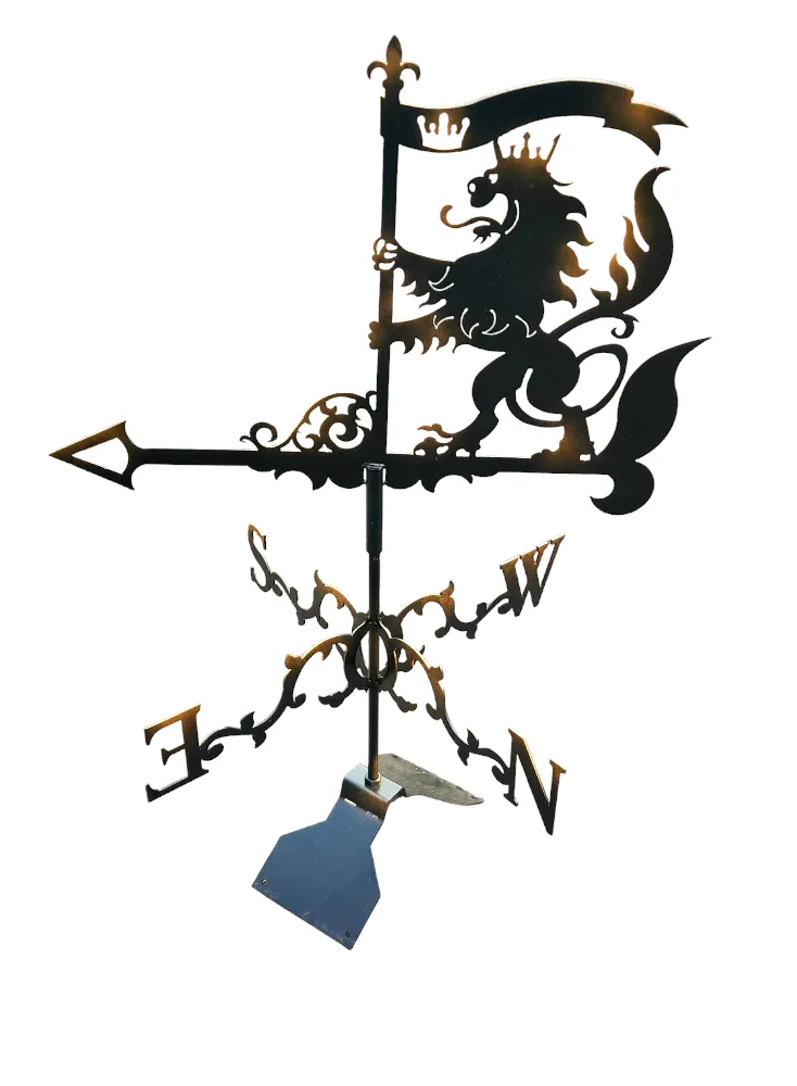 Флюгер лев с флагом