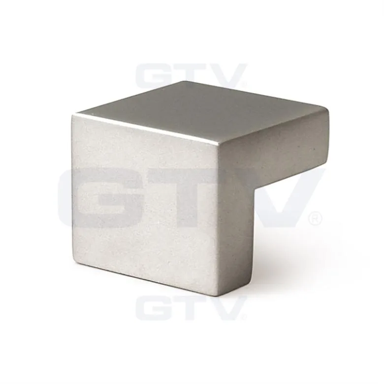 Монтаж мебельной ручки UZ-55 изображение процесса монтажа —