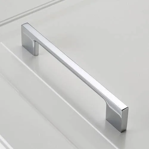 Мебельная ручка GTV UZ-819 в светлом исполнении. Изображение ручки в светлом варианте