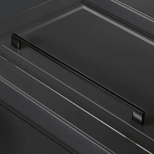 Мебельная ручка GTV UZ-819 установлена на ящик. Ручка GTV UZ-819 установлена на ящик