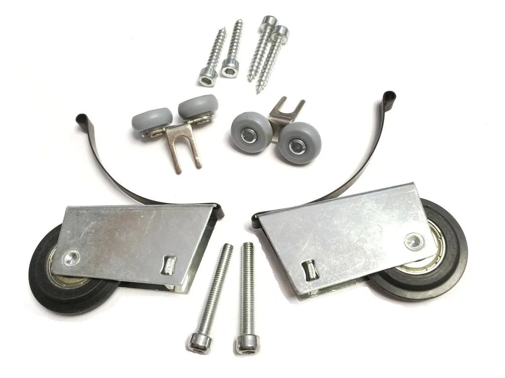 Верхний ролик раздвижной системы. Крупный план верхнего ролика системы