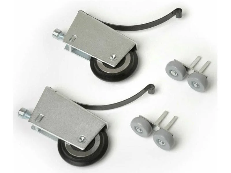 Нижний ролик раздвижной системы. Крупный план нижнего ролика системы