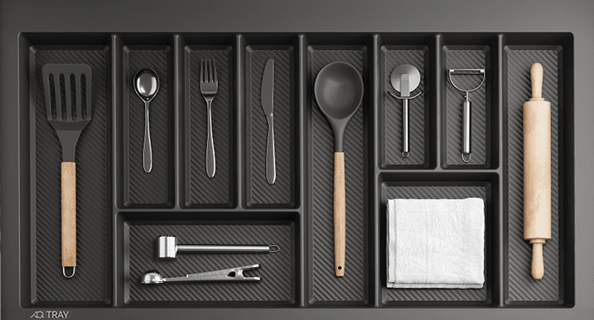 Монтаж лотка-вкладыша для столовых приборов изображение процесса монтажа лотка|