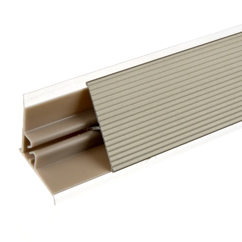 Плинтус алюминиевый ЭЛИТ 3 метра бронза