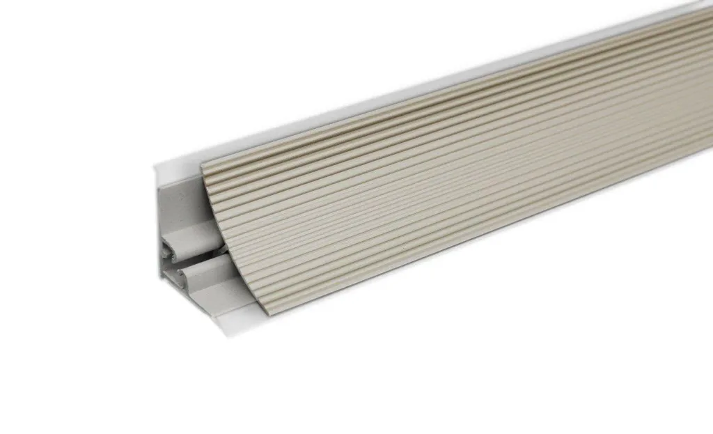 Плинтус алюминиевый ЭЛИТ-2 вогнутый 3 метра бронза