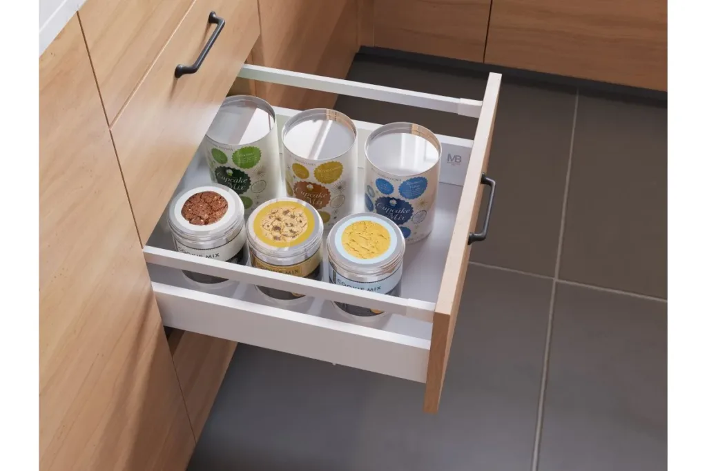 Комплект продольных рейлингов для системы MB PRO белый (450)