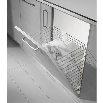 Корзина для белья REJS, вид в интерьере Корзина установлена в ванной|