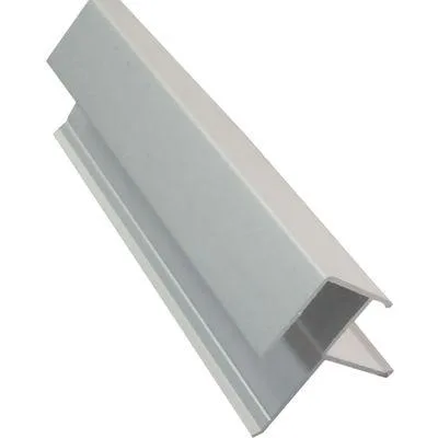 монтаж угловой планки для скинали. изображение планки в процессе монтажа