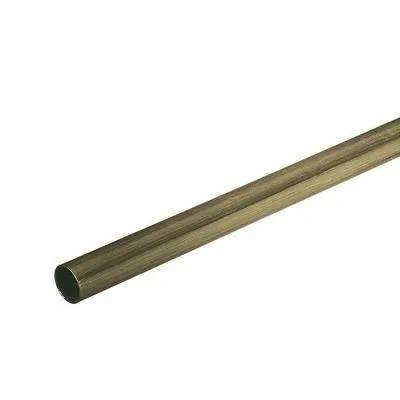 Труба рейлинговая в интерьере кухни Изображение с трубой рейлинговой на кухне|