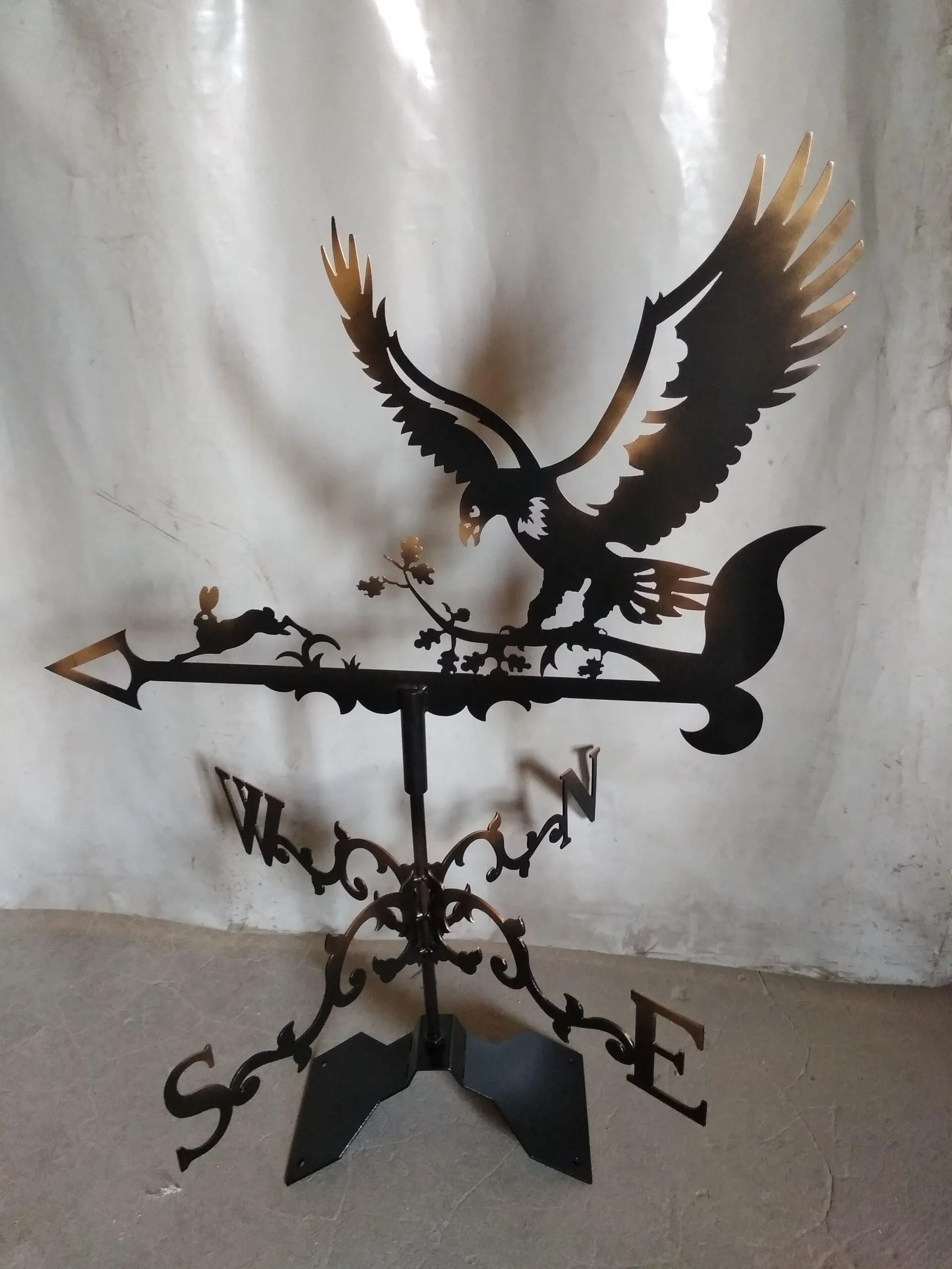 Флюгер «Хищник и зайка» изображение флюгера «Хищник и зайка»|