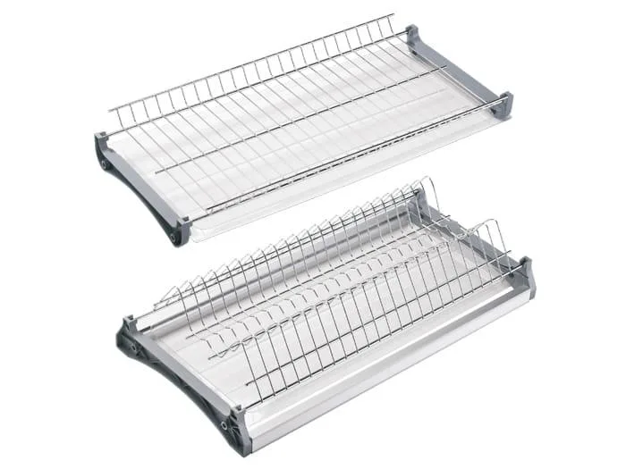 Сушка для посуды с прутьями, вид крупным планом. Крупный план сушки с видимыми прутьями