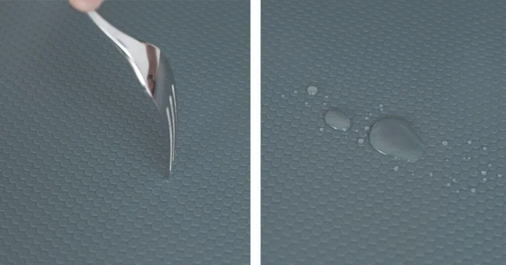 Установленный коврик противоскользящий Коврик установлен на полу|