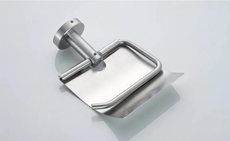 Общий вид держателя для туалетной бумаги Ledeme L71703 в интерьере ванной комнаты. Общий вид держателя в интерьере