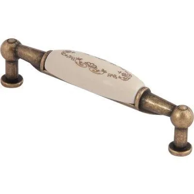 Мебельная ручка UP21 листик в интерьере общий план мебельной ручки в интерьере |