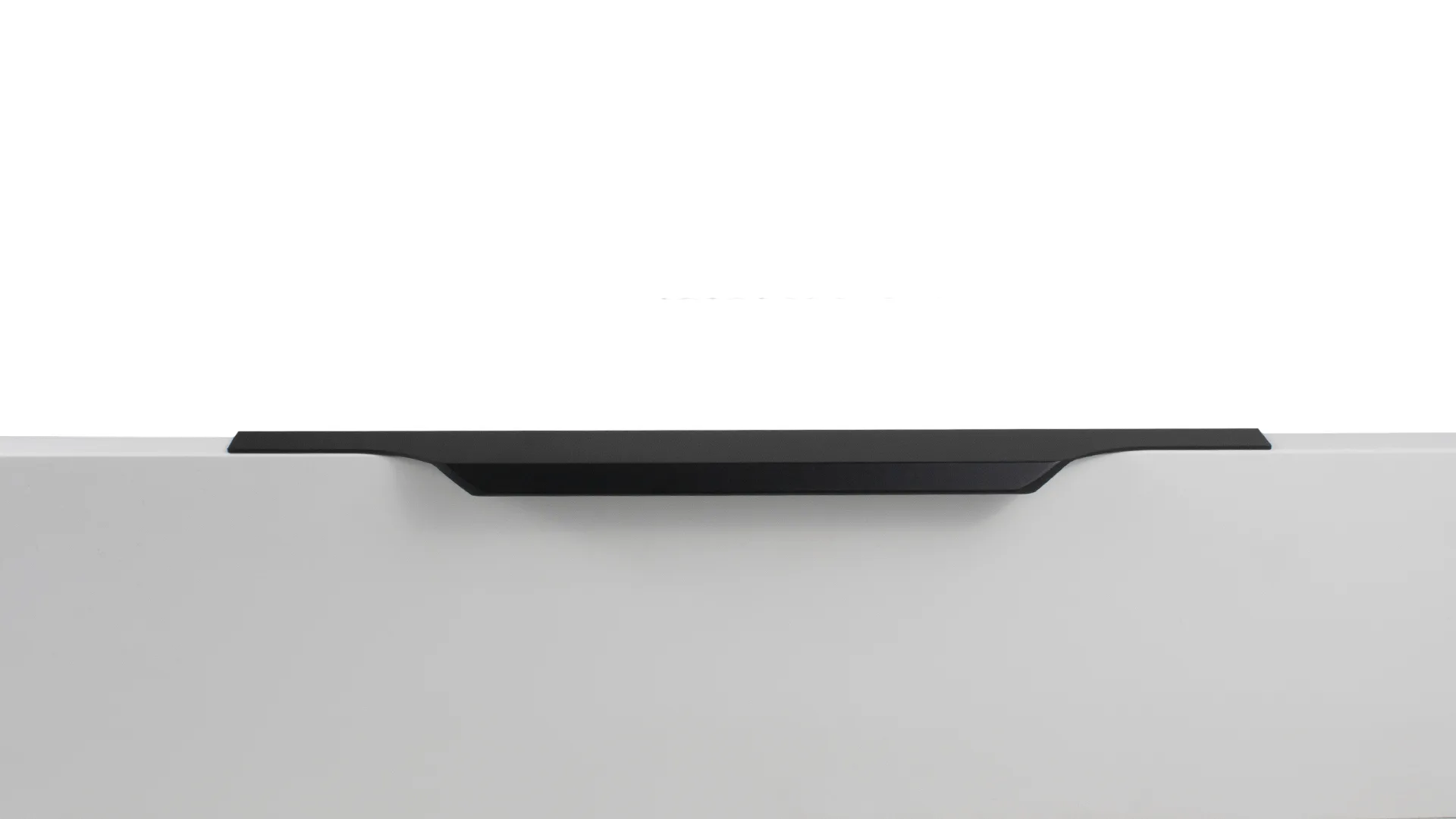 Мебельная ручка TERA 2.0 RT811BL.1/576/700