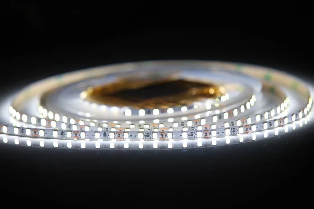 Лента светодиодная AQ LED-LINE 2835 120 LED/м 12V 9,6W/м 5 мм IP20 холодный белый 5 м