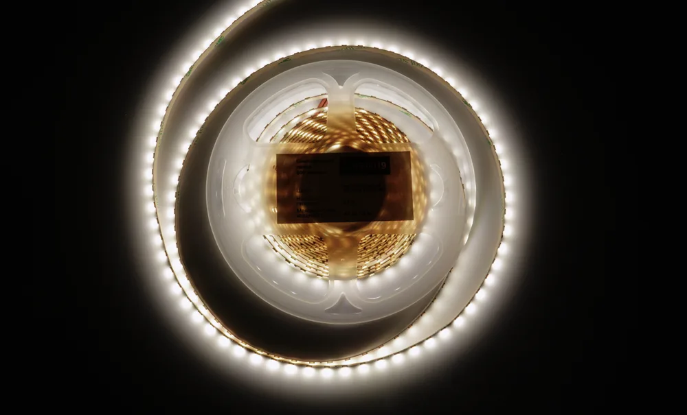 ЛЕНТА светодиодная AQ LED-LINE 2835 120 LED/м 24V 9,6W/м 5 мм IP20 нейтральный белый 5 м (15.0019)