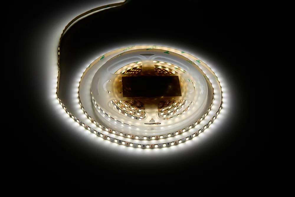 Лента светодиодная AQ LED-LINE 2835 120 LED/м 12V 9,6W/м 5 мм IP20 нейтральный белый 5 м (15.0008)