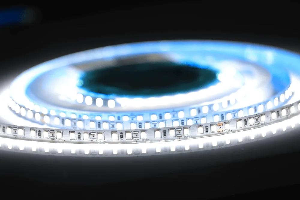 Лента светодиодная AQ LED-LINE 2835 120 LED/м 12V 9,6W/м 8 мм IP20 холодный белый 5 м (15.0016)