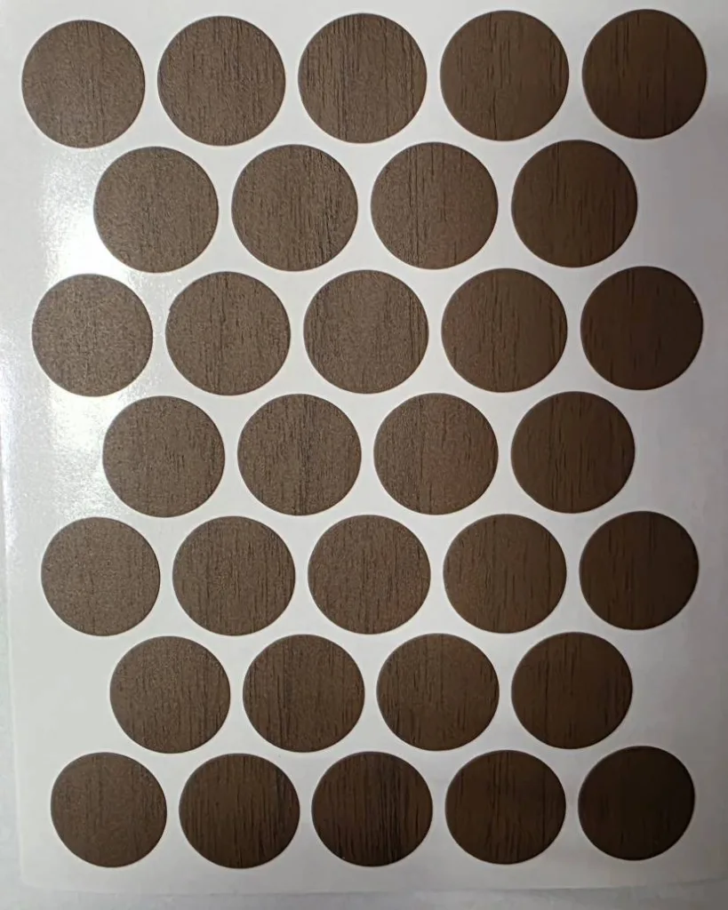 Заглушка самоклеящаяся д.18 мм 32шт. орех темный