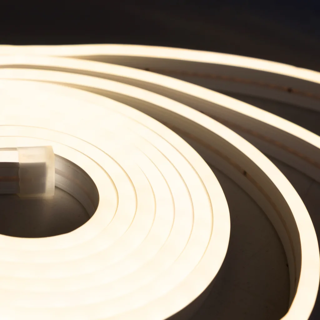 Гибкий неон - 9,6W/m, 12V, 6*12мм, 120 д/м, IP65, теплый белый (3000K) - 5м, AKS