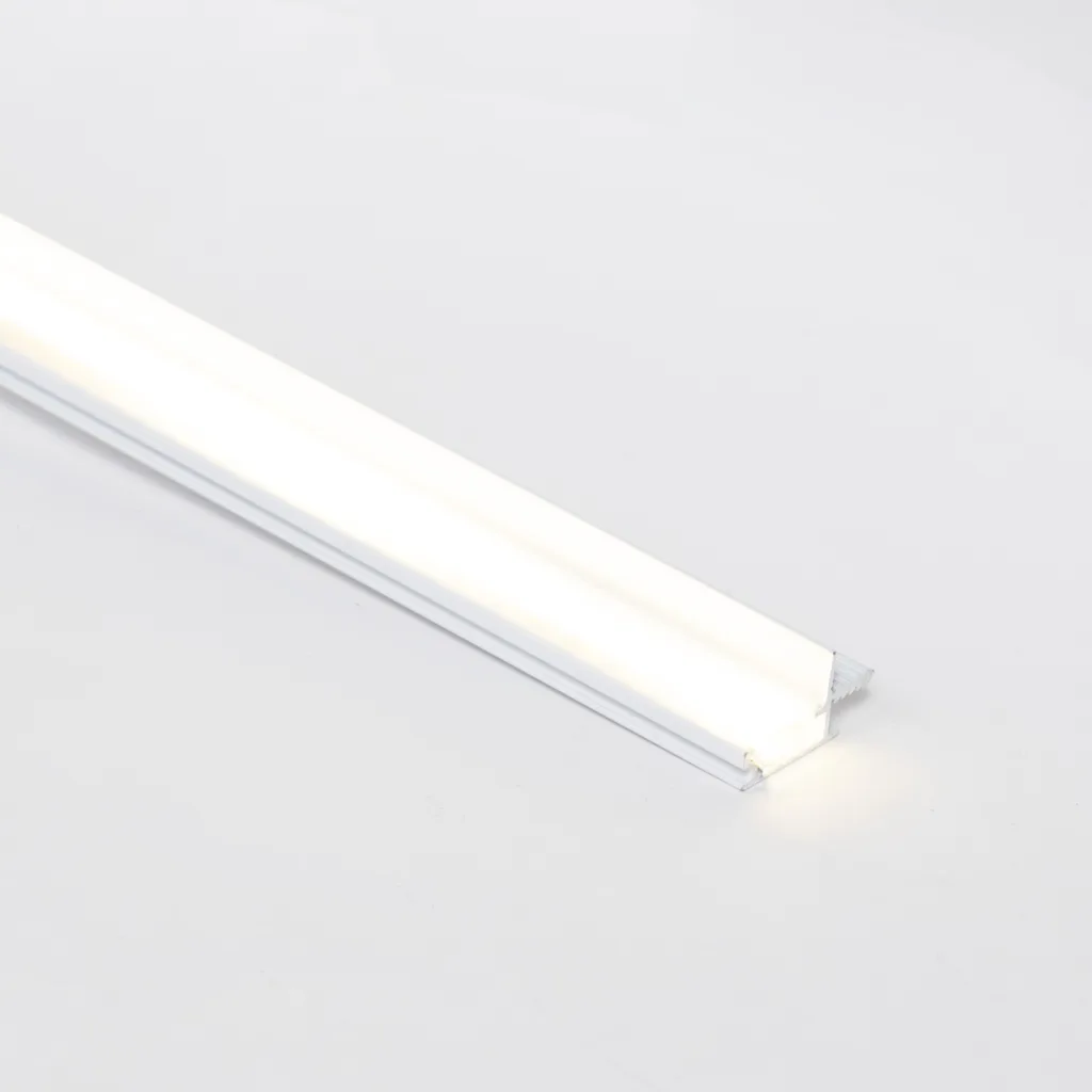 Профиль алюминиевый врезной/торцевой CAPELLA-3216W, с экраном, цвет белый, 2м (для 16 ДСП), AKS