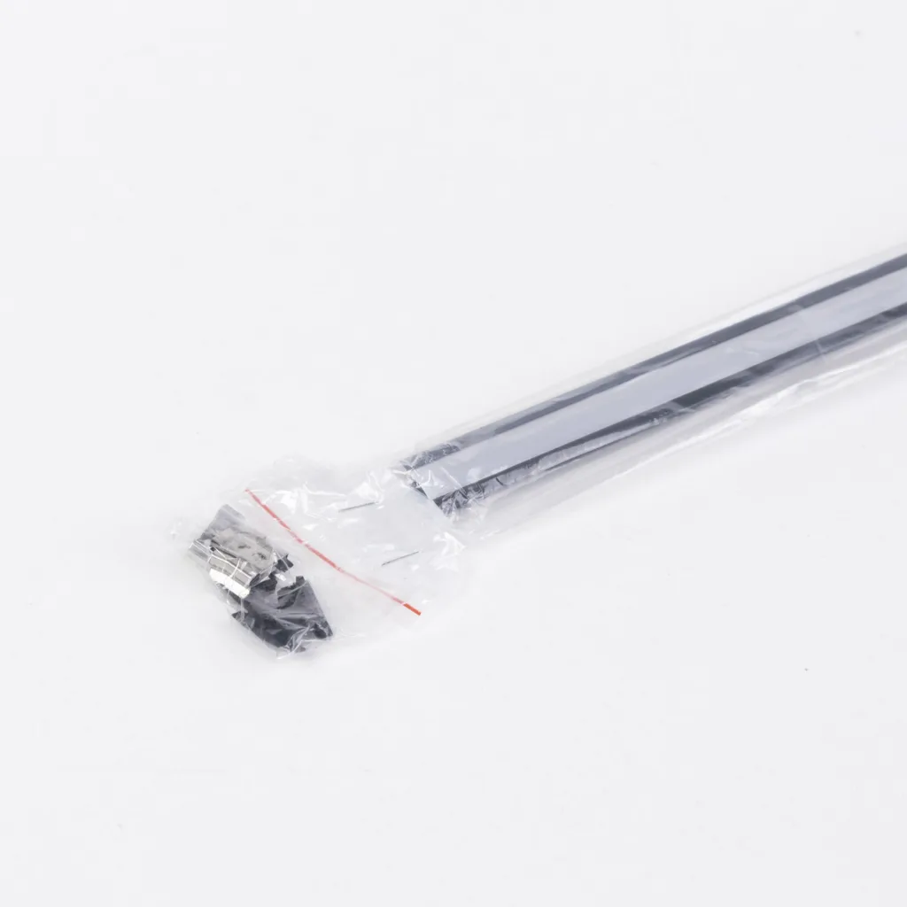 Профиль алюминиевый врезной LIRA-1707 с экраном, цвет черный, 2м, AKS (в комплекте 4 заглушки и 4 крепления)