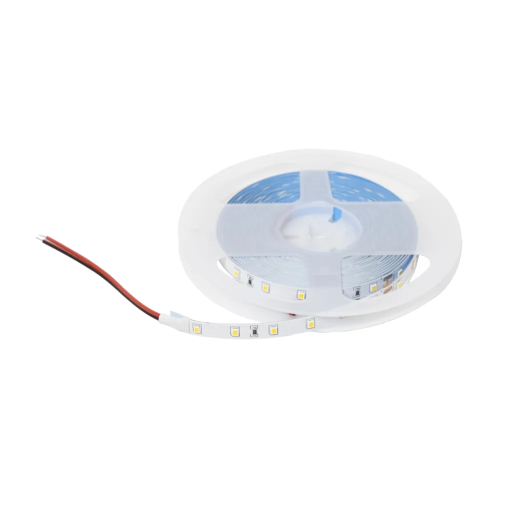 Лента светодиодная - 4,8W/m, 24V, 8мм, 2835, 60 д/м, IP20, холодный белый (6000K), CRI>80, 550 Lm, 5м, AKS