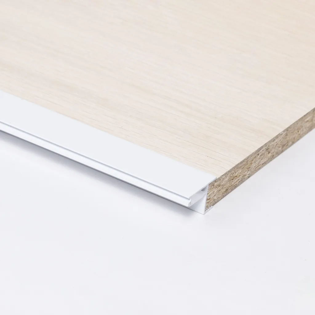 Профиль алюминиевый накладной/торцевой CAPELLA-3016W, с экраном, цвет белый, 2м (для 16 ДСП), AKS