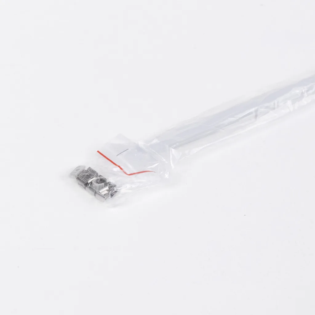 Профиль алюминиевый накладной SIRIUS-1407S с экраном, цвет алюминий, 2м, AKS (в комплекте 4 заглушки и 4 крепления)