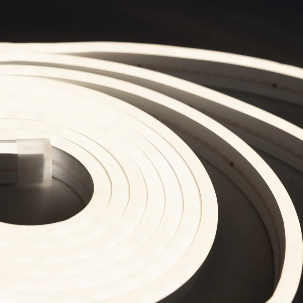 Гибкий неон - 9,6W/m, 12V, 6*12мм, 120 д/м, IP65, нейтральный белый (4000K) - 5м, AKS