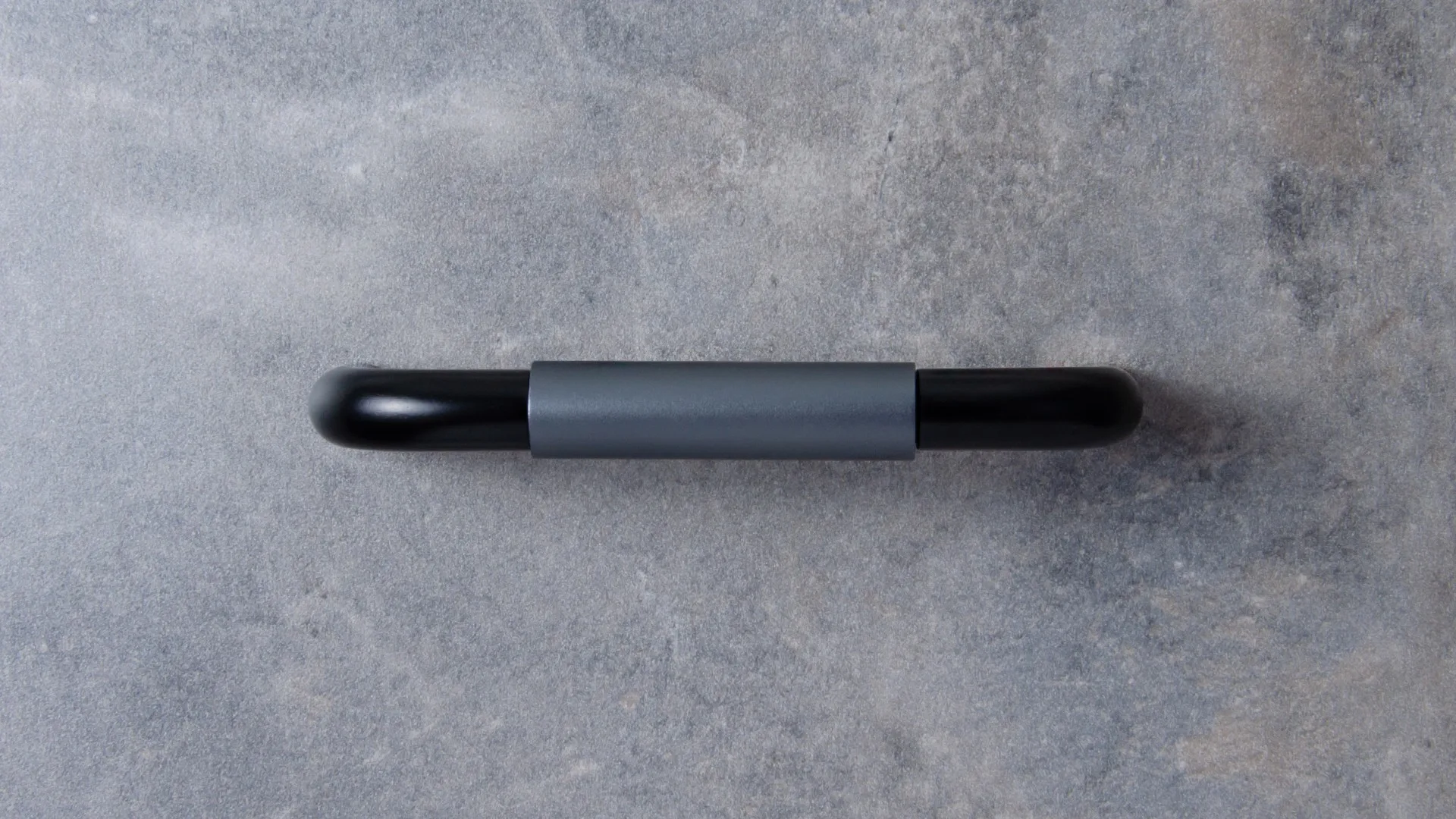 Мебельная ручка SLOT RS048BL/GR.4/96