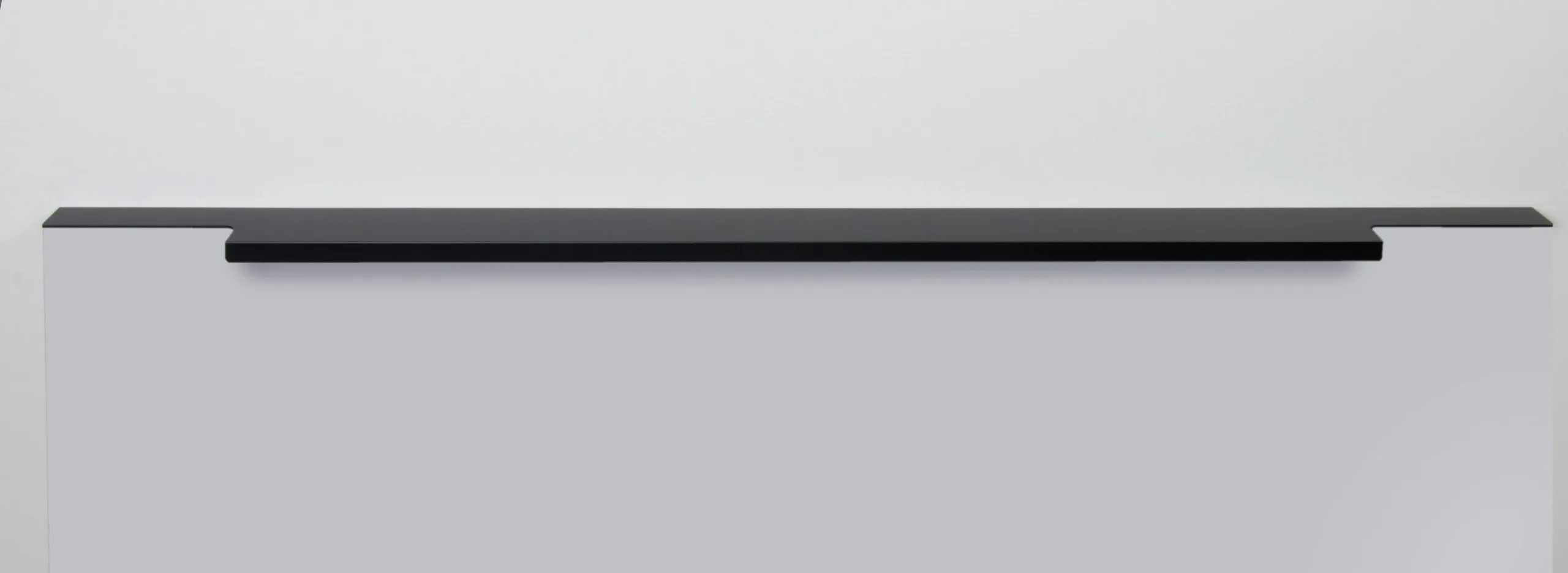 Мебельная ручка RAY RT109BL.1/000/600