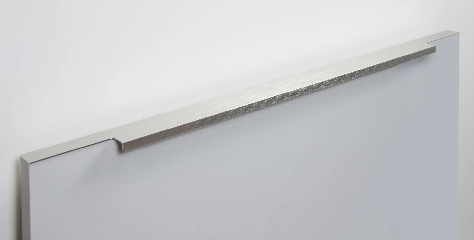 Мебельная ручка RAY RT109SST.1/000/600
