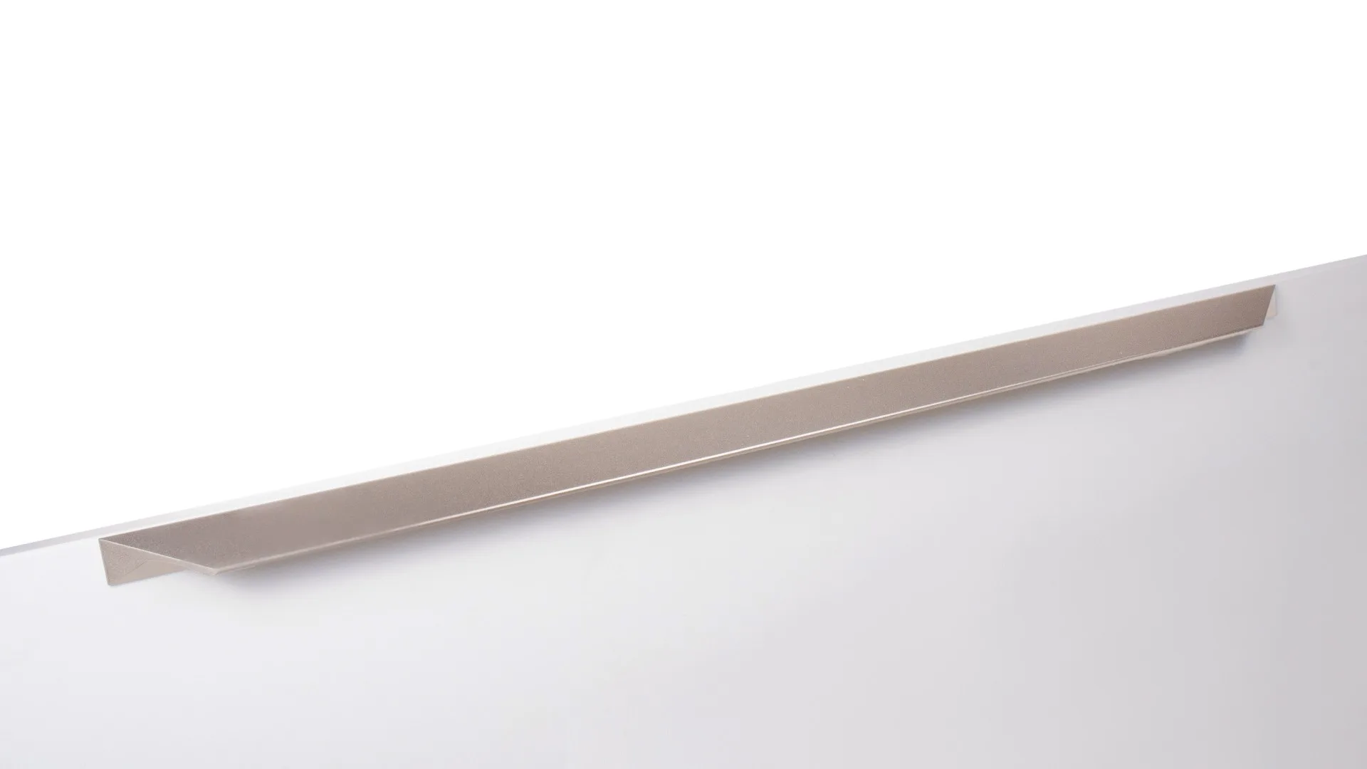 Мебельная ручка RICK RS157RCHMP.3/512