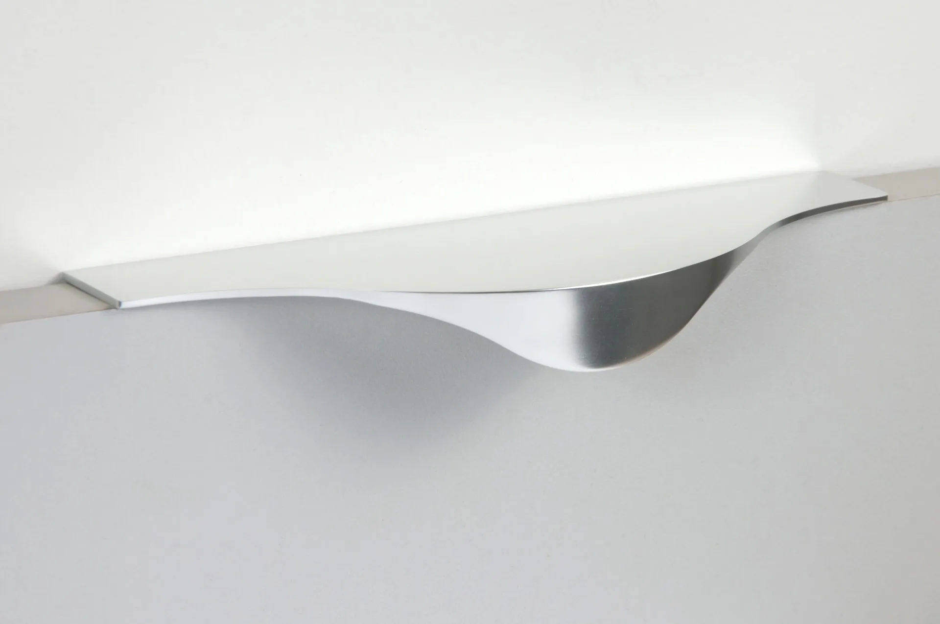 Мебельная ручка ERA RT108CP.1/64/150