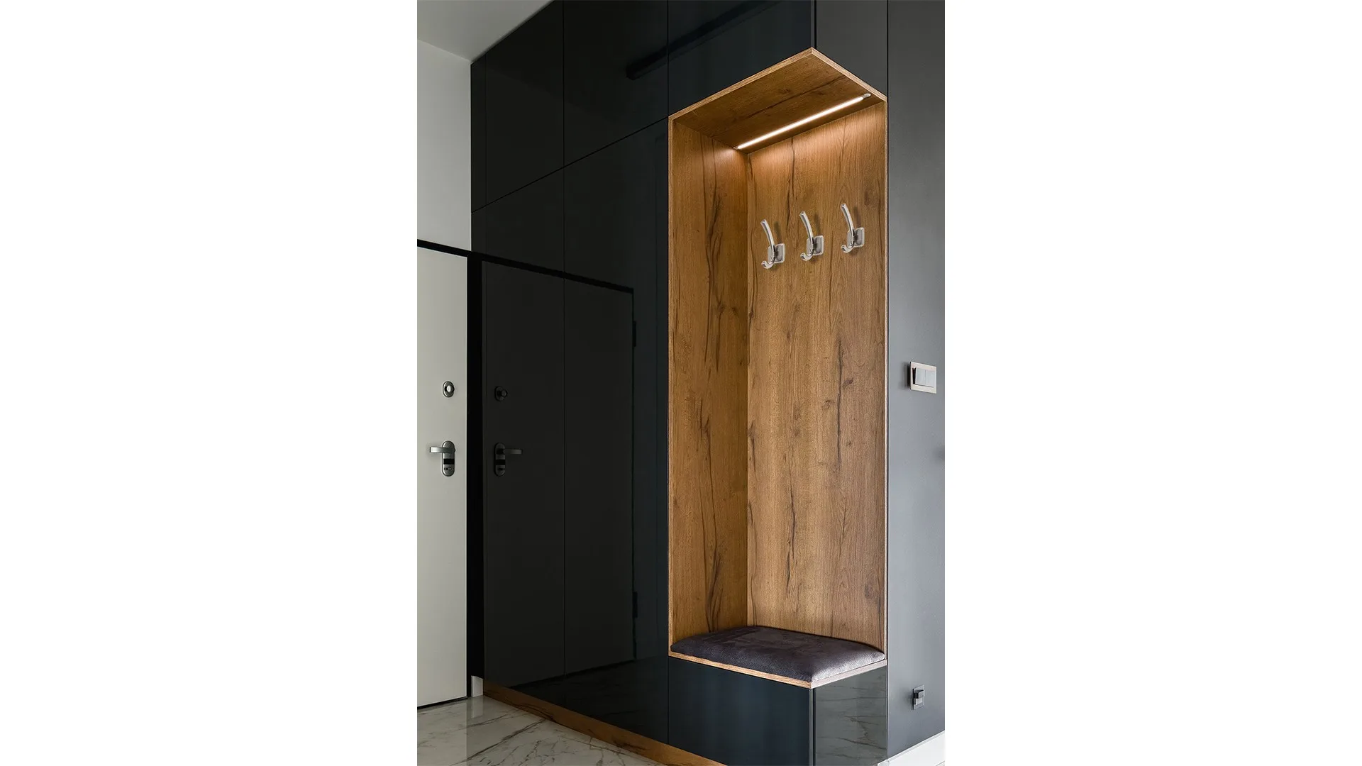 Мебельный крючок HENRY K217BSN.9