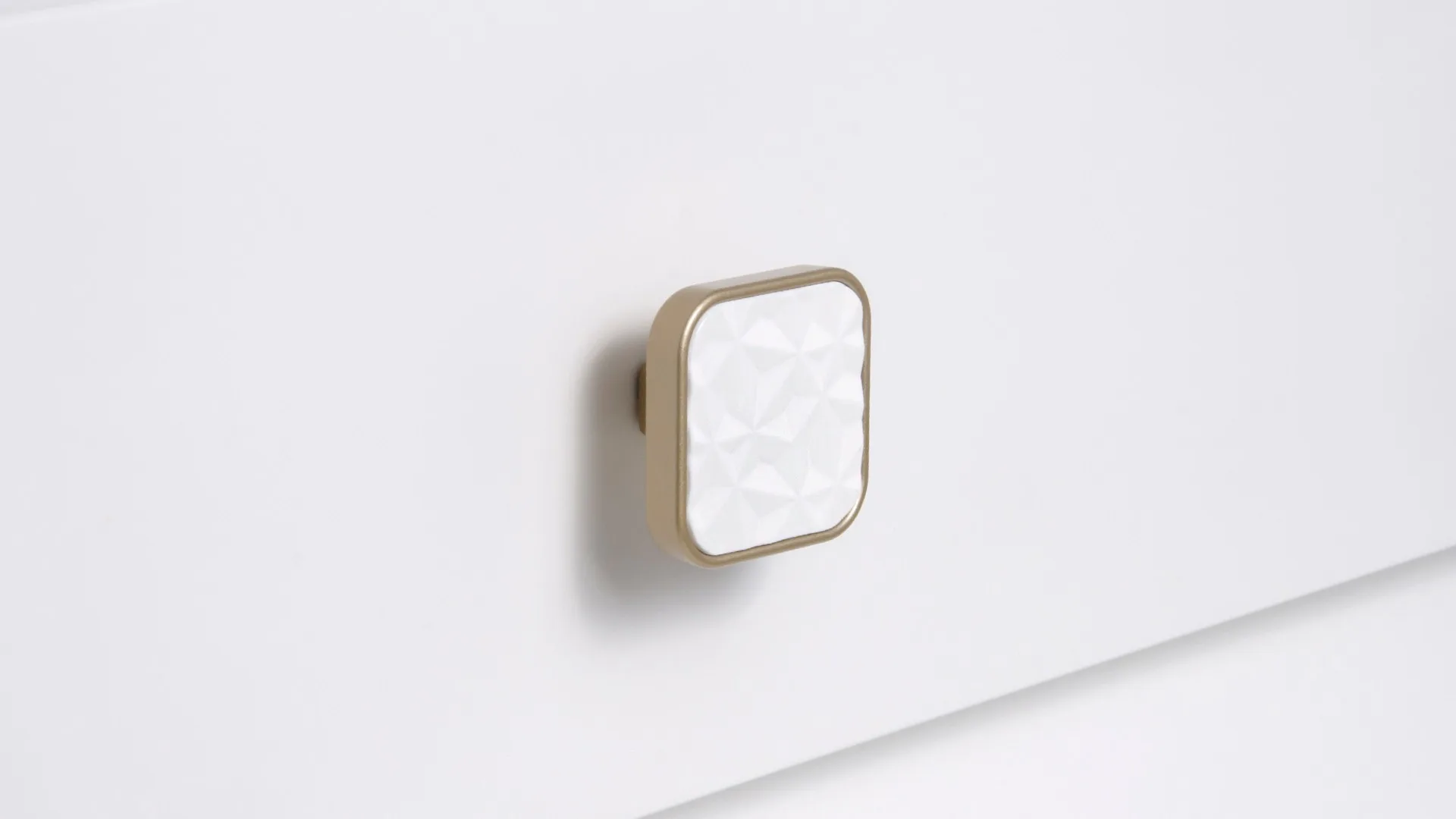 Мебельная ручка CUBO FACTURA RC526RCHMP.1/W