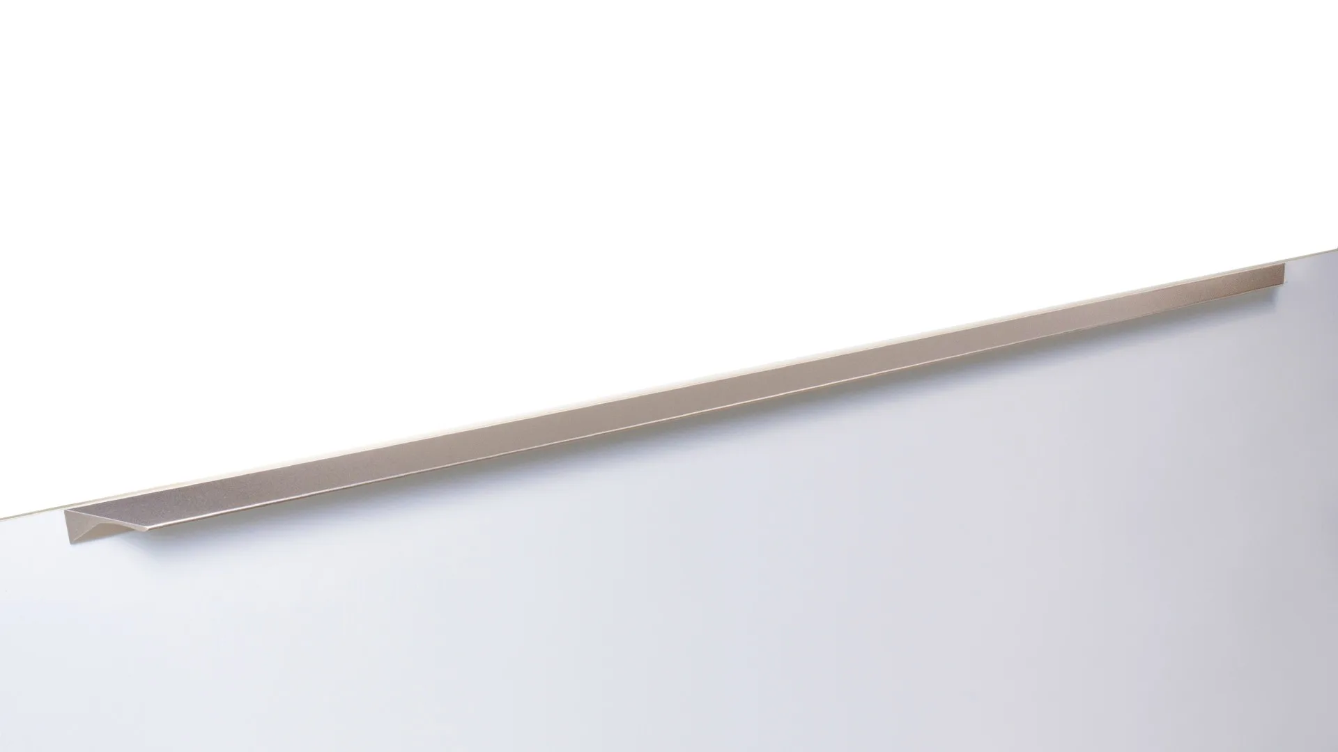 Мебельная ручка RICK RS157RCHMP.3/864