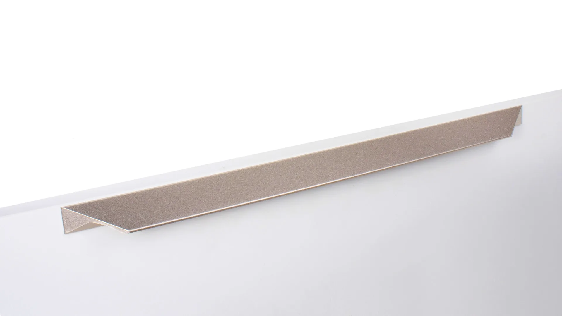 Мебельная ручка RICK RS157RCHMP.3/320