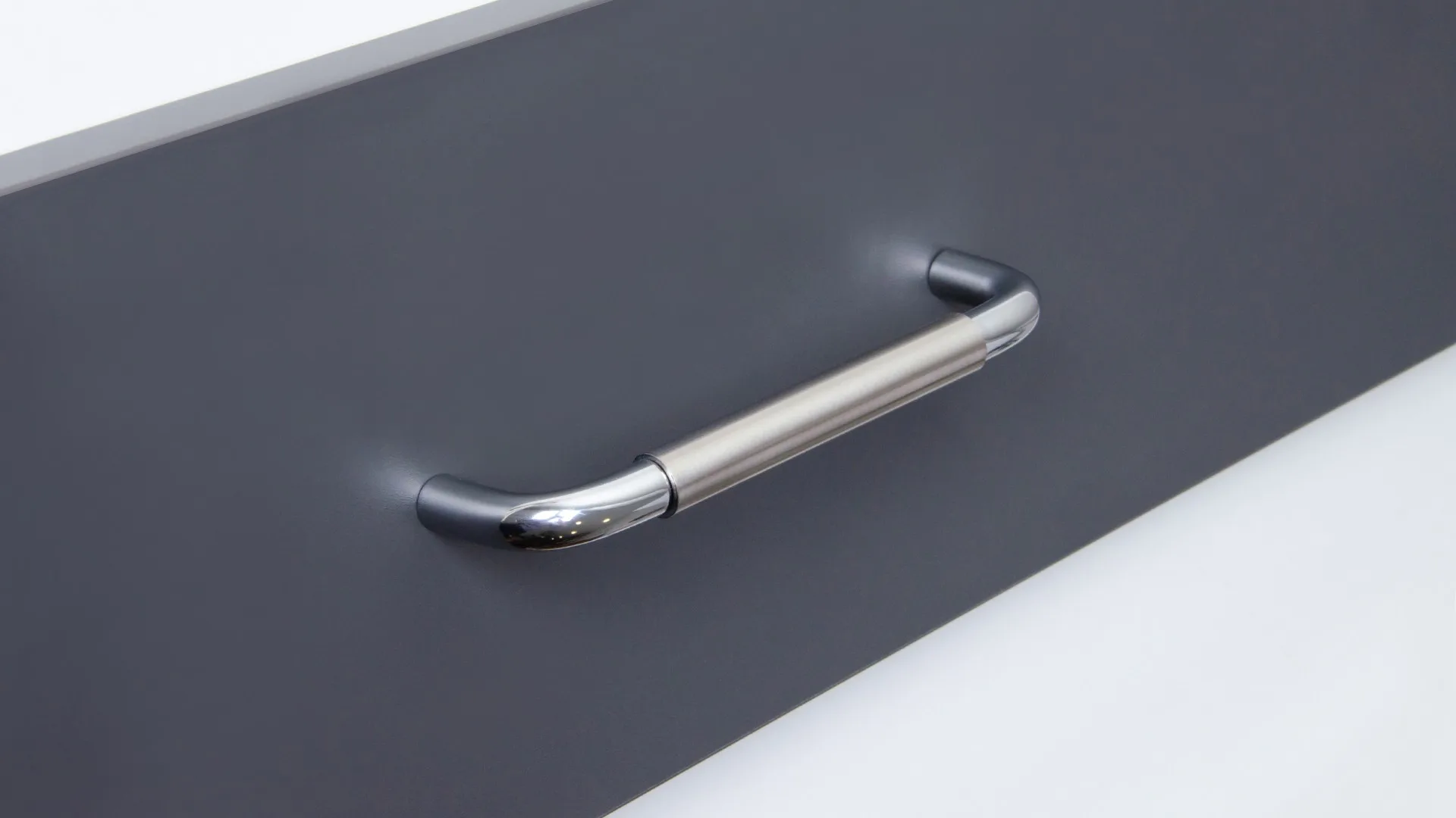 Мебельная ручка SLOT RS048CP/BSN.4/128