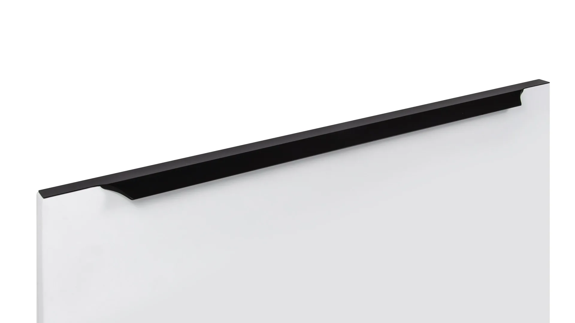 Мебельная ручка WING RT114BL.1/576/700