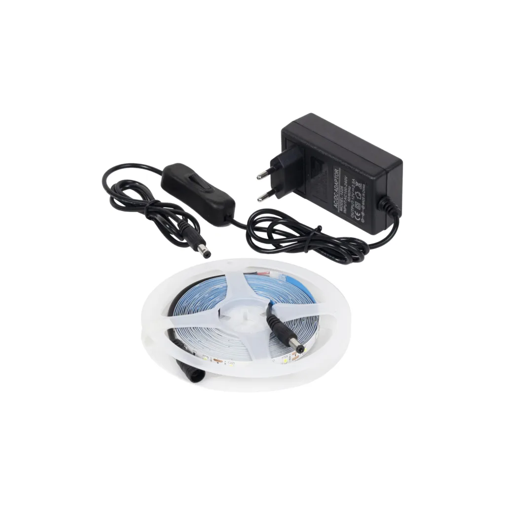 Лента светодиодная - 9,6W/m, 12V, 8мм, 2835, 120 д/м, IP20, холодный белый (6000K) - 5м, + блок питания, AKS