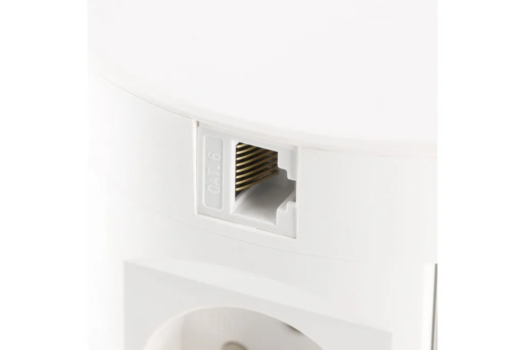 Удлинитель врезной COMFORT PLUS (4 гн. Schucko, 2xUSB, 2xRJ45, 5ВтCHERG), белый