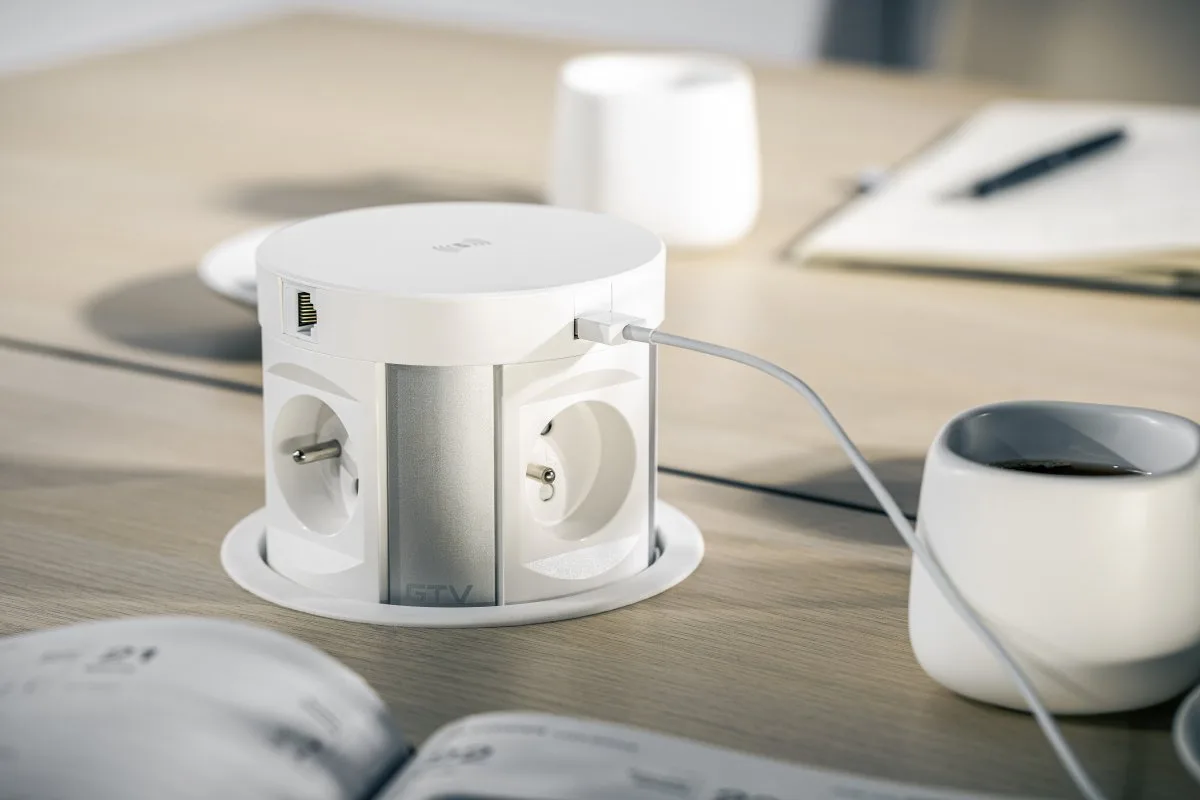 Удлинитель врезной COMFORT PLUS (4 гн. Schucko, 2xUSB, 2xRJ45, 5ВтCHERG), белый